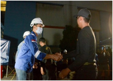 COO PT PAL Indonesia (Persero) Bapak Iqbal Fikri sambut kedatangan tim OVH KRI Cakra-401 di dermaga fasilitas kapal selam pada 14 Oktober 2021